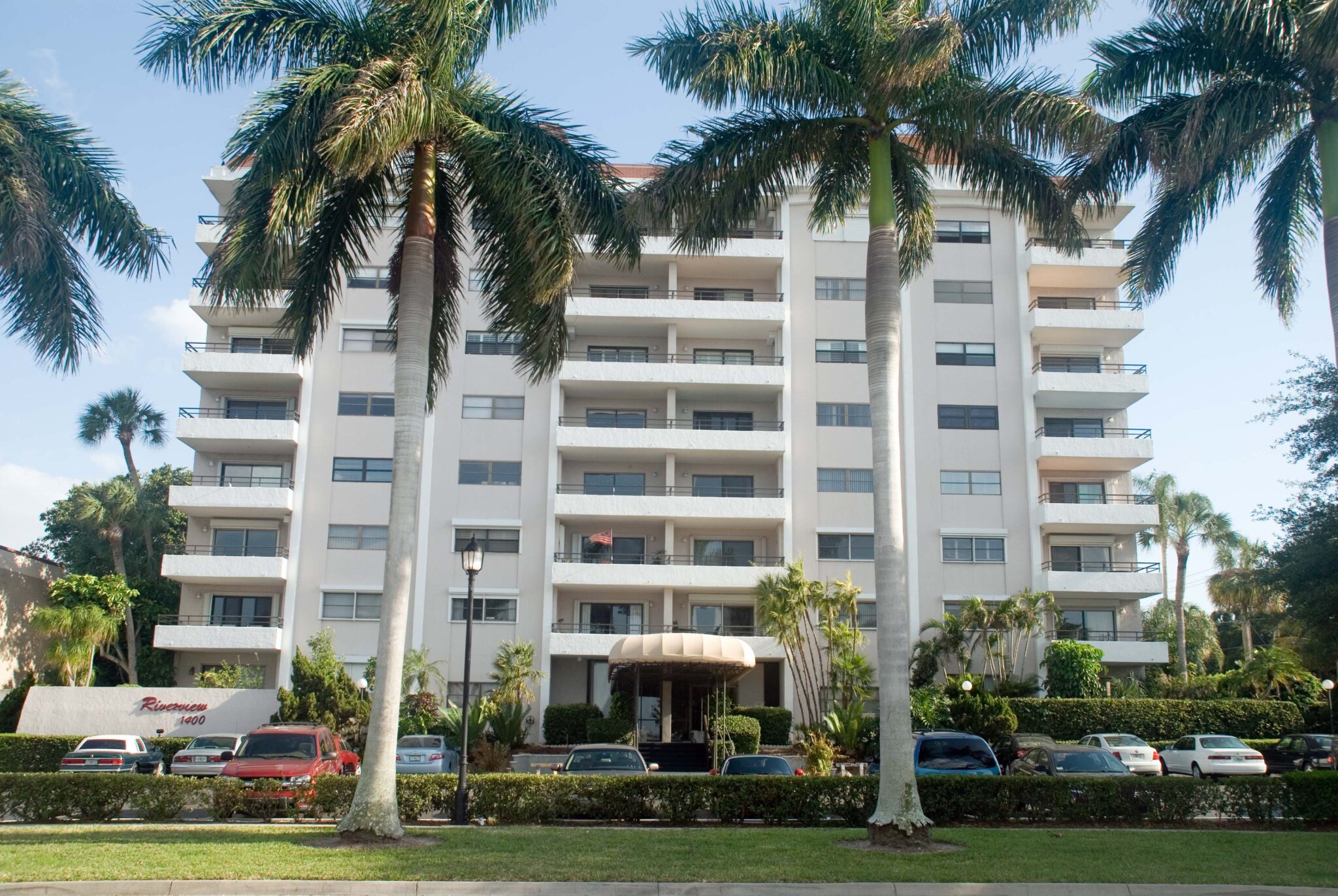 PHOTOS – THE RIVERVIEW CONDOMINIUMS